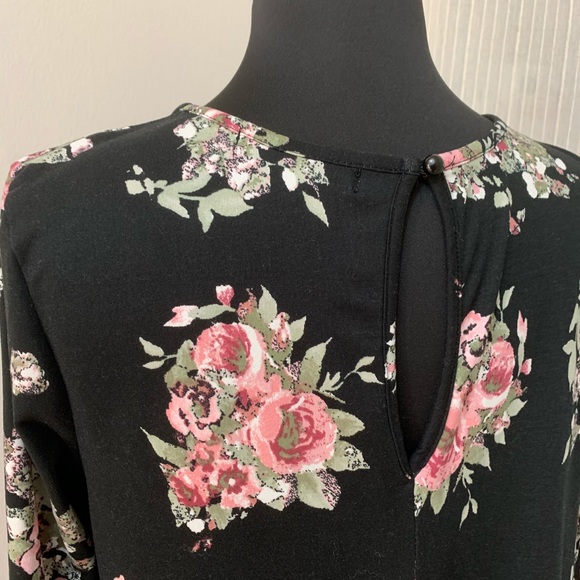 3/4 sleeve Floral Dress Size Medium - Picture 6 of 7